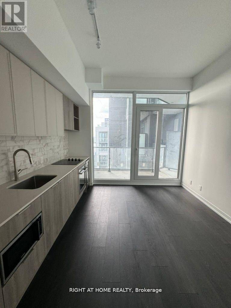 Toronto (humewood-cedarvale), ON M5P0A6,2020 Bathurst ST #935