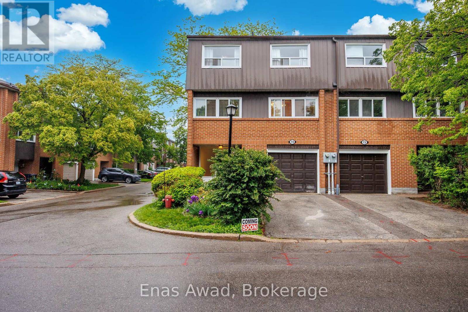 Toronto (westminster-branson), ON M2R3L8,74 BLACK HAWK WAY