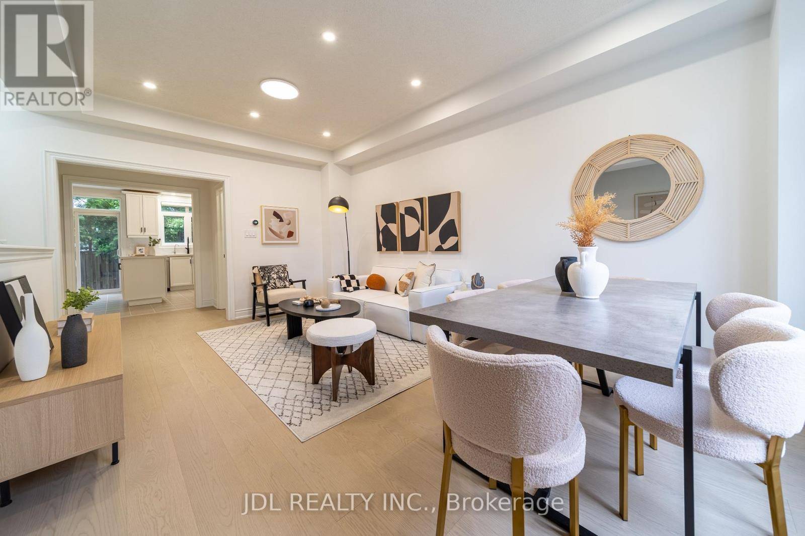 Toronto (newtonbrook West), ON M2N0A5,51 ROUTLIFFE LANE