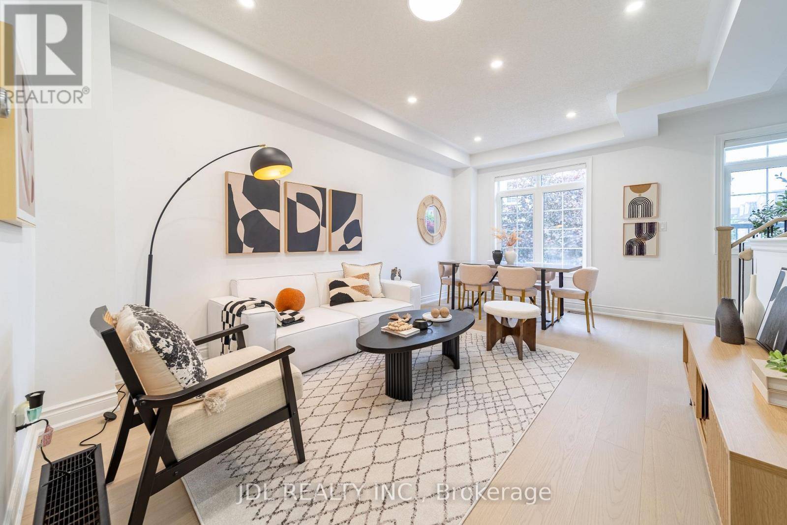 Toronto (newtonbrook West), ON M2N0A5,51 ROUTLIFFE LANE