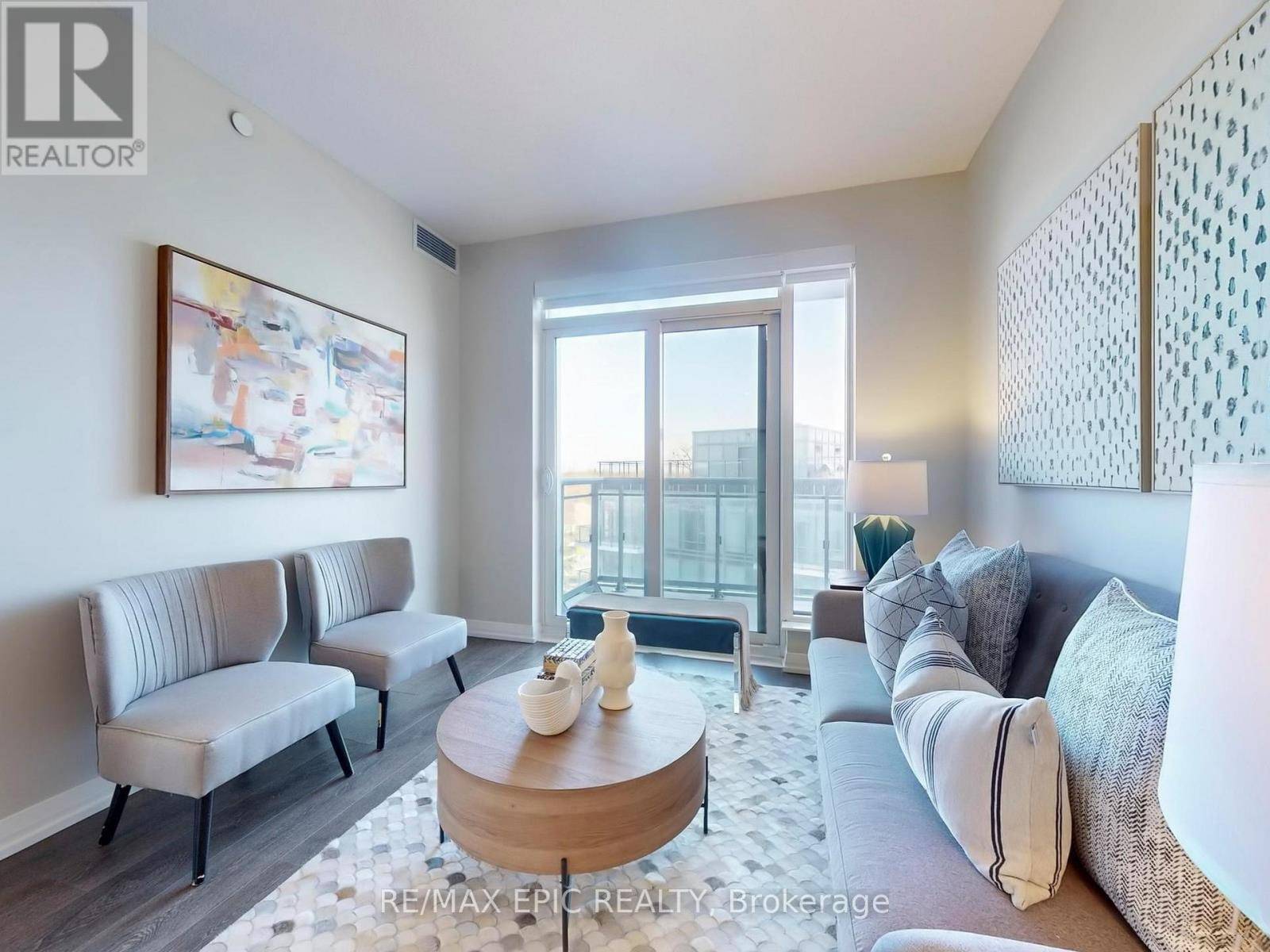 Toronto (henry Farm), ON M2J0C9,50 Ann O'Reilly RD #611