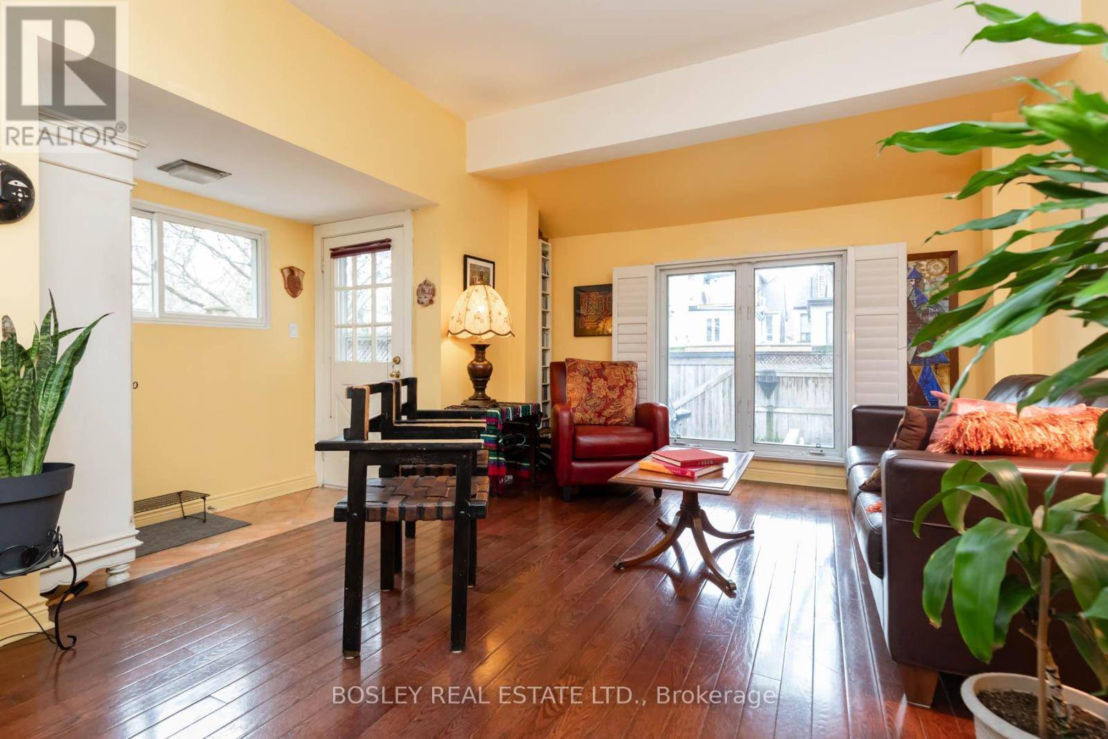Toronto (cabbagetown-south St. James Town), ON M4X1E5,93 AMELIA STREET
