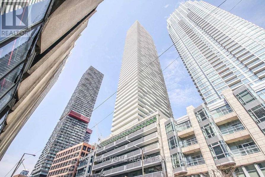 Toronto (mount Pleasant West), ON M4S2B4,2221 Yonge ST #1205