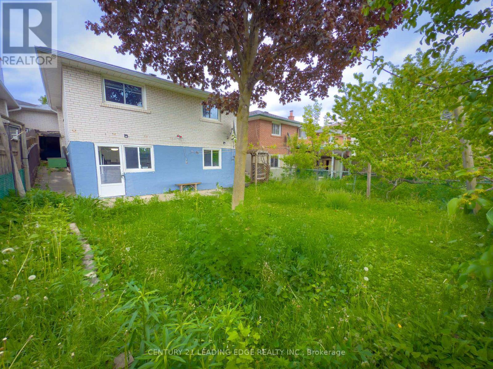 Toronto (pleasant View), ON M2J4C9,10 CLIPPER ROAD