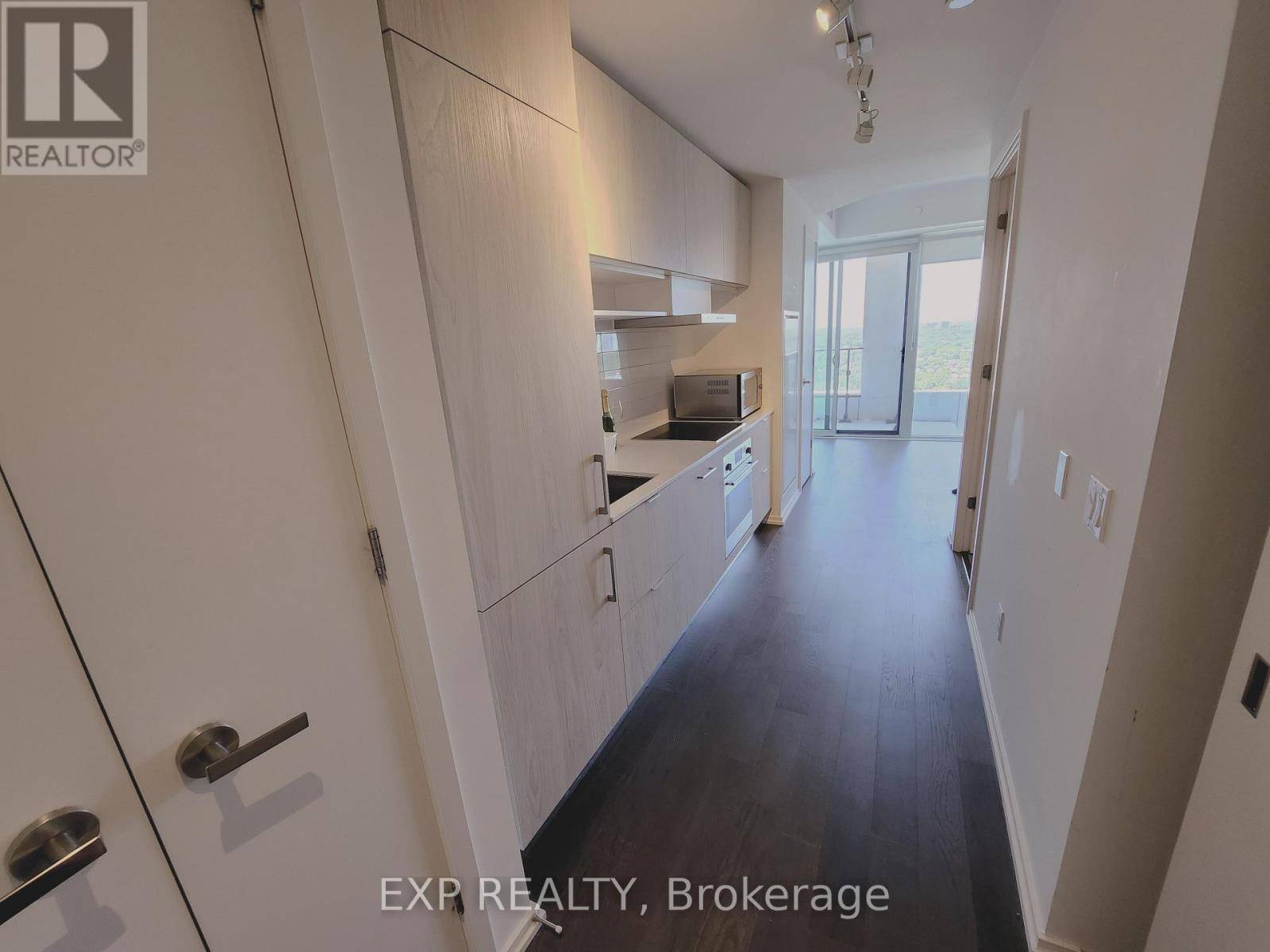 Toronto (mount Pleasant West), ON M4S0B1,5 Soudan AVE West #3112