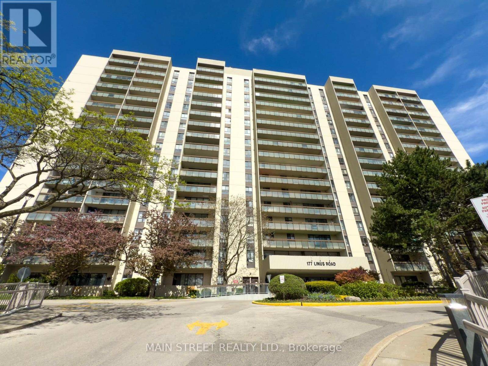 Toronto (don Valley Village), ON M2J4S5,177 Linus RD #PH15