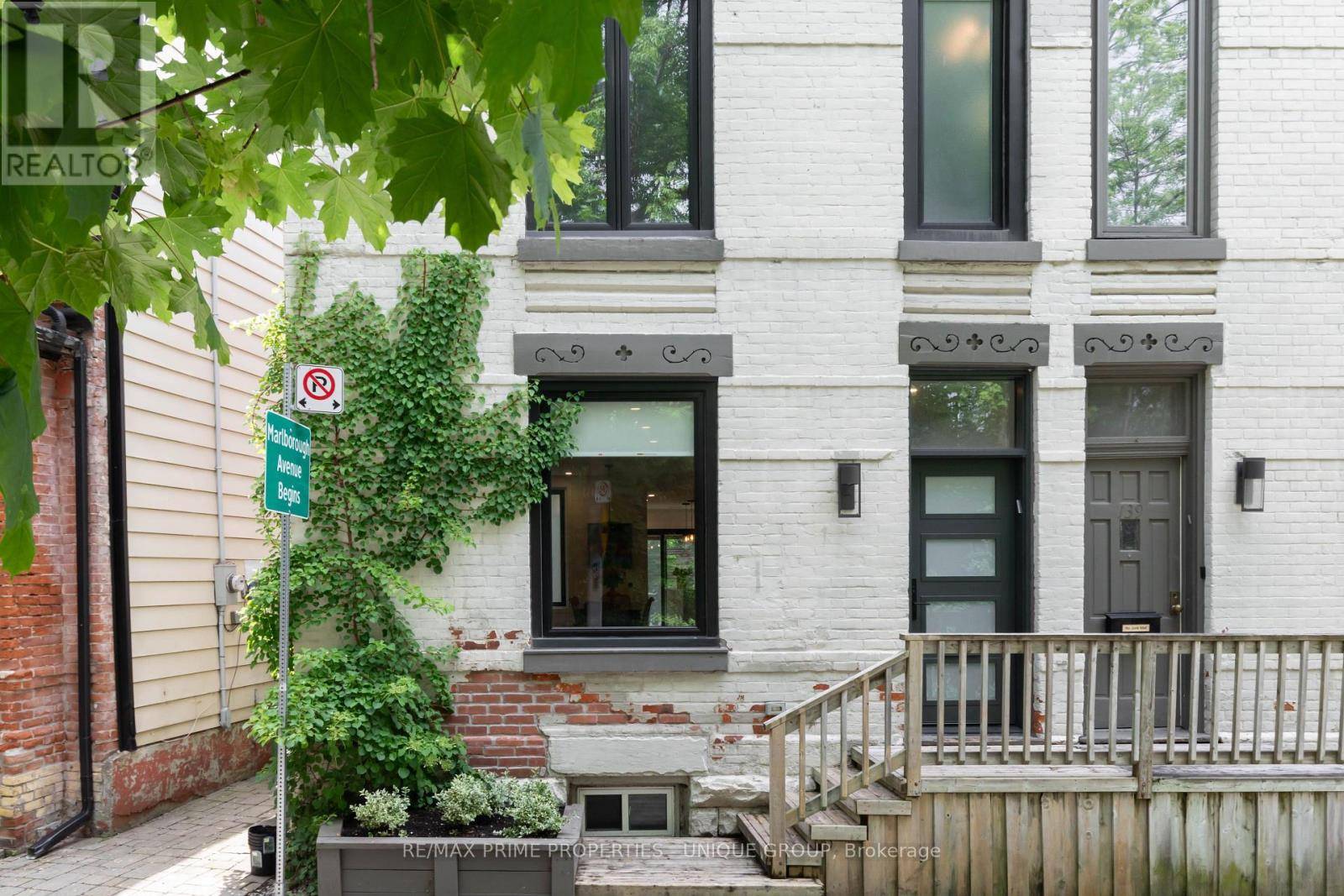 Toronto (annex), ON M5R3J5,137 MARLBOROUGH PLACE