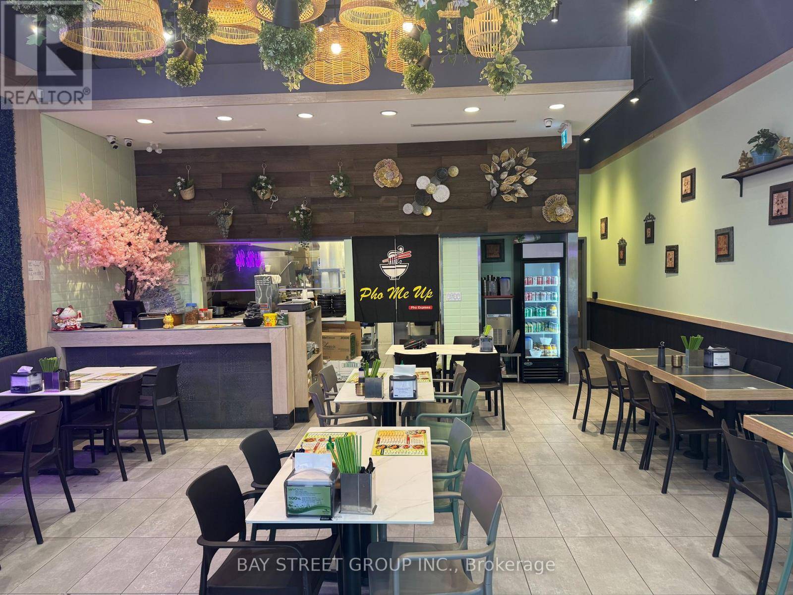 Toronto (hillcrest Village), ON M2H3S8,3365 Steeles AVE East #B02