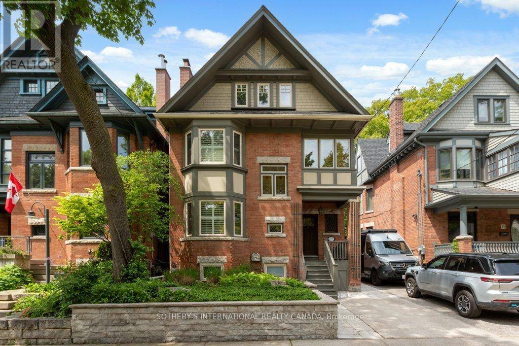 Toronto (casa Loma), ON M5R1Z4,52 NINA STREET