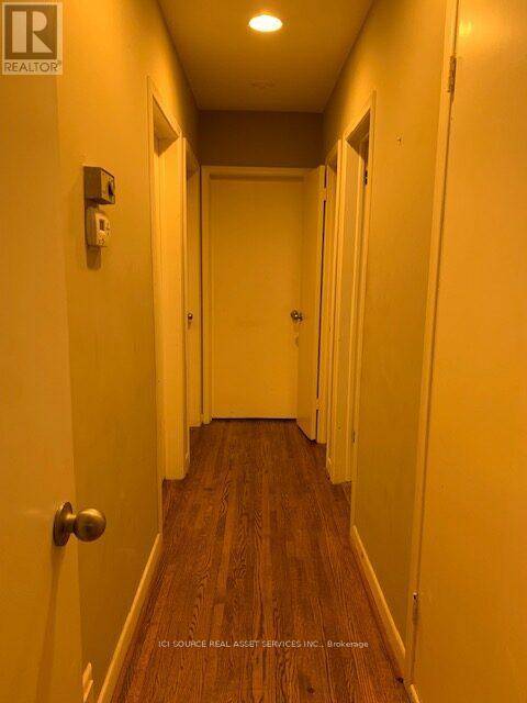 Toronto (lansing-westgate), ON M2N1V9,241 Burnett AVE #Upper