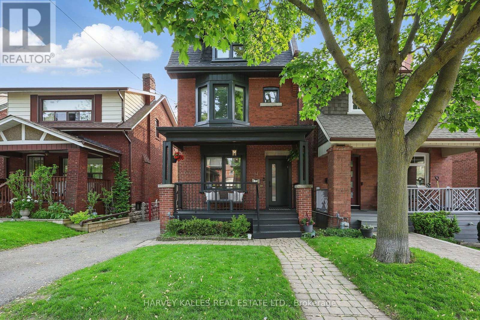Toronto (oakwood Village), ON M6C3L3,34 WINNETT AVENUE