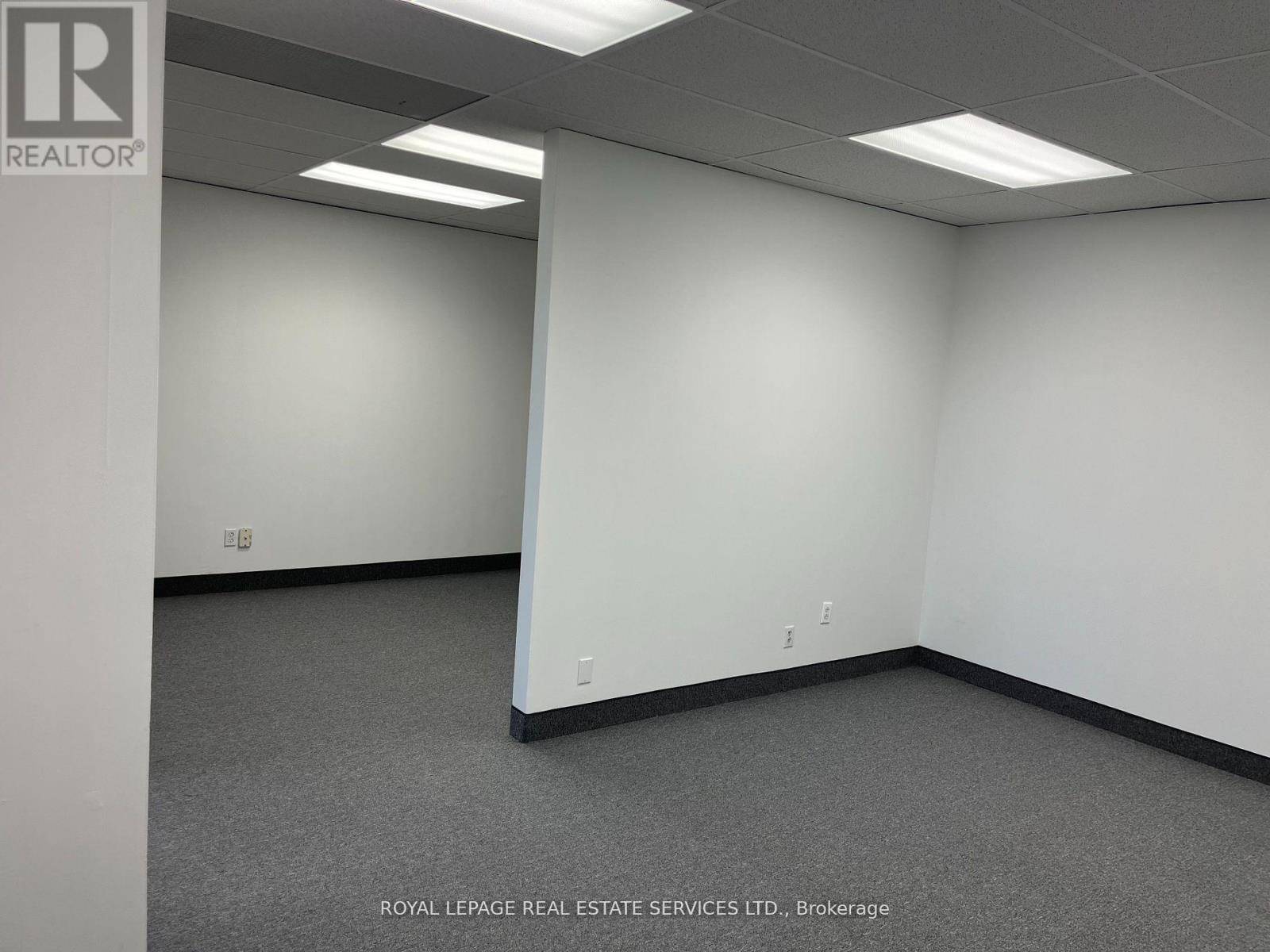 Toronto (lawrence Park North), ON M4N2M1,3335 Yonge ST #405