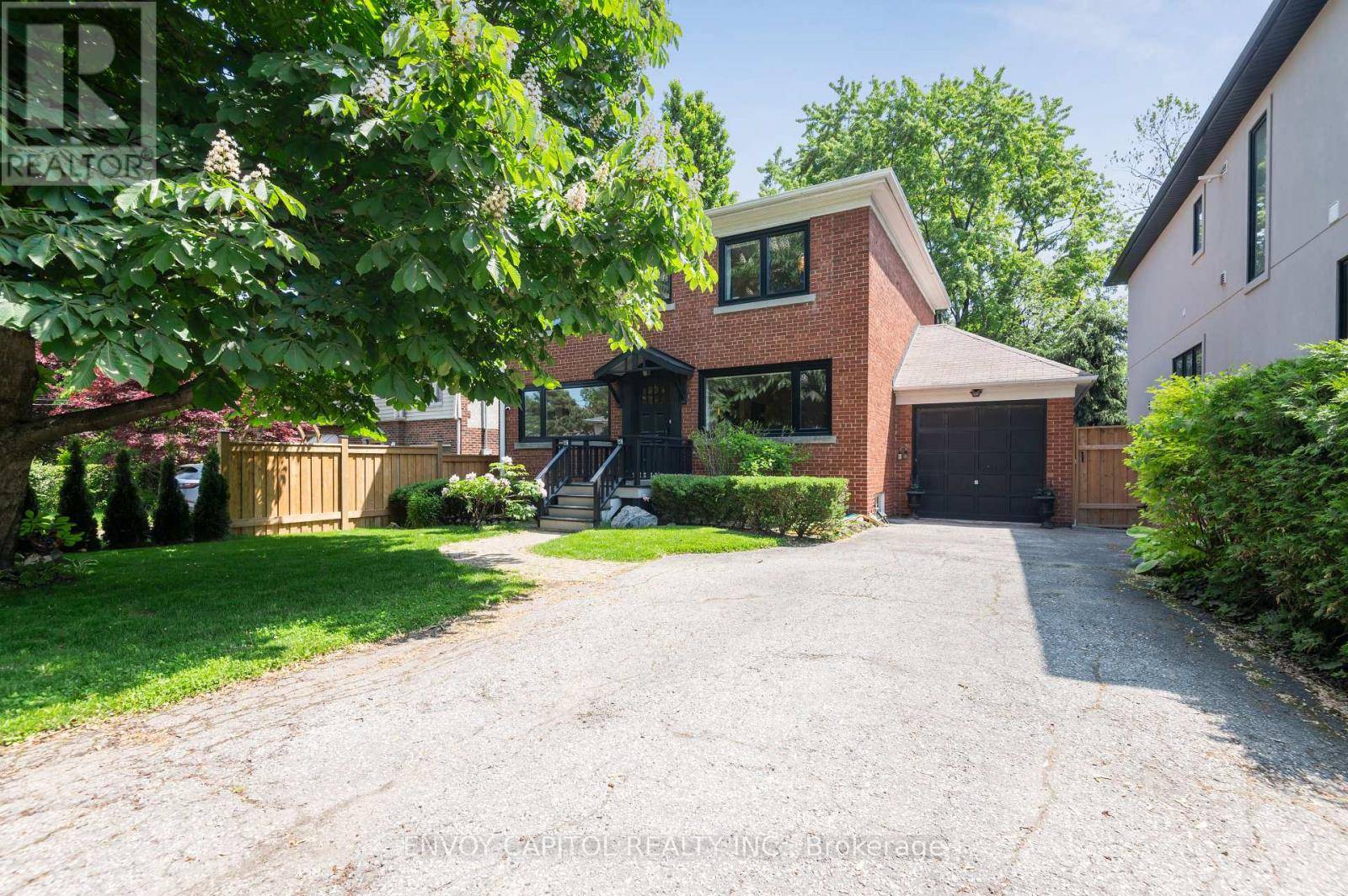 Toronto (bedford Park-nortown), ON M5M3J1,271 YONGE BOULEVARD