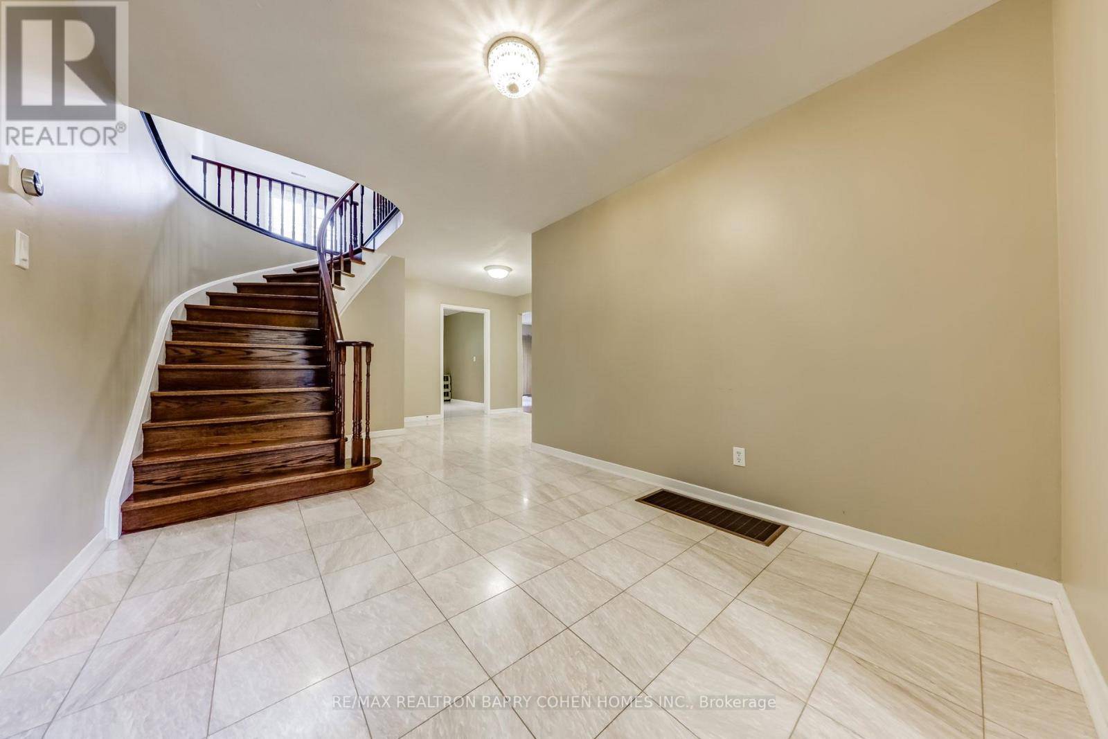 Toronto (banbury-don Mills), ON M3B3B5,68 ABBEYWOOD TRAIL