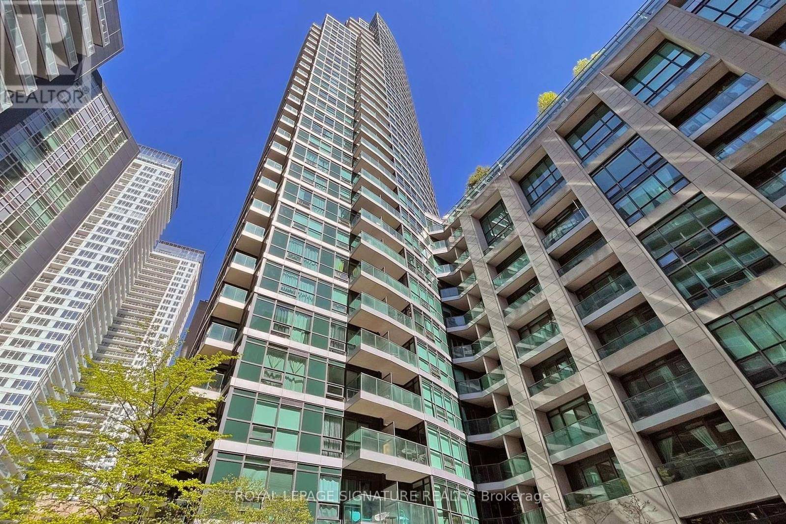 Toronto (niagara), ON M5V1B7,600 Fleet ST #1012