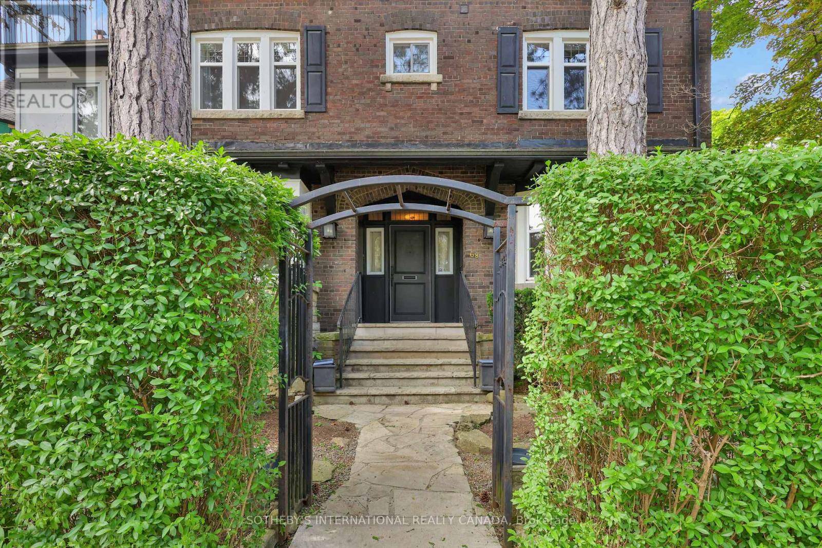 Toronto (rosedale-moore Park), ON M4W3B4,68 ASTLEY AVENUE