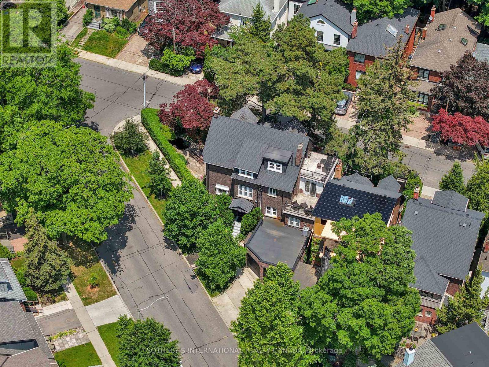 Toronto (rosedale-moore Park), ON M4W3B4,68 ASTLEY AVENUE