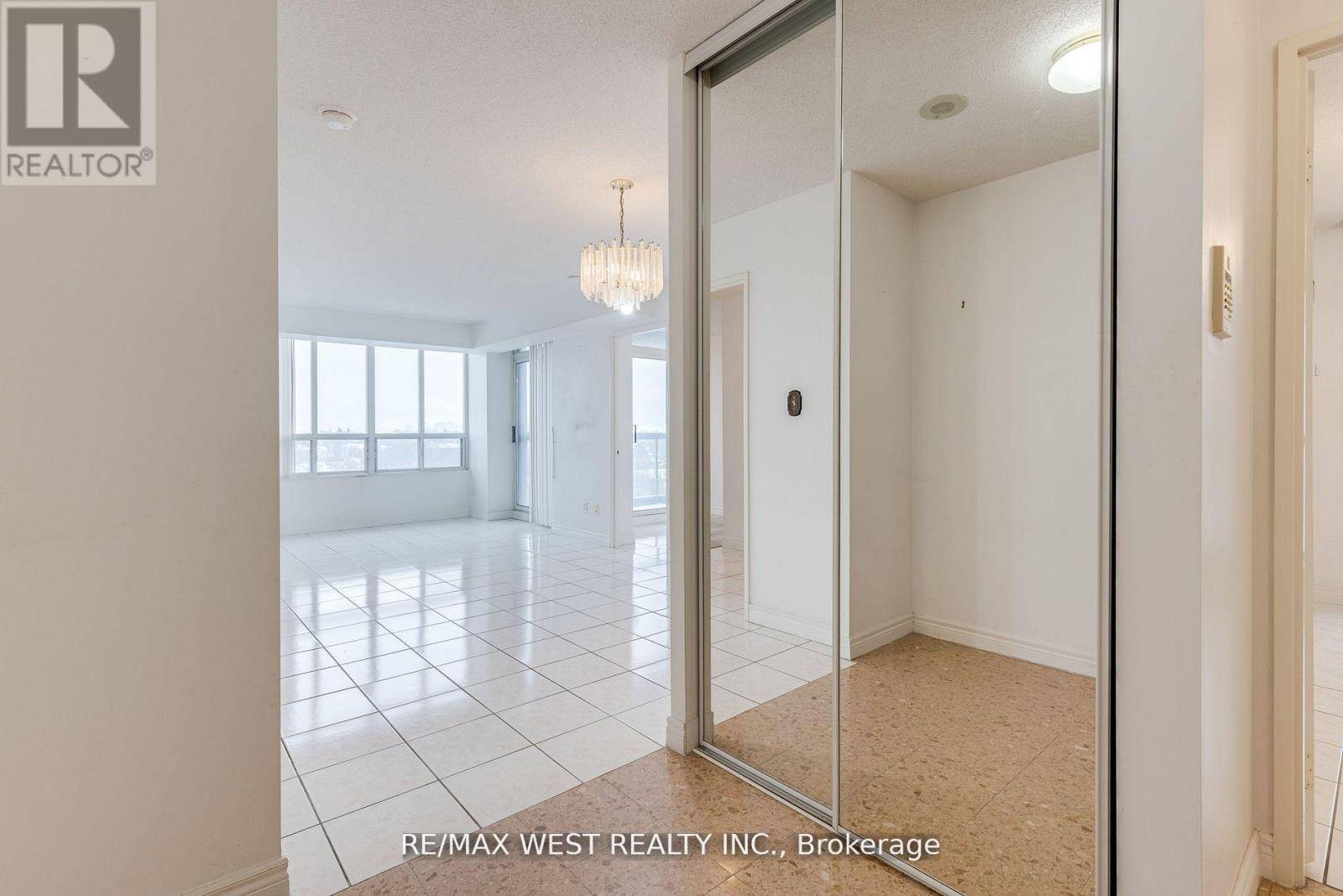 Toronto (willowdale East), ON M2N3T3,28 Empress AVE #1011