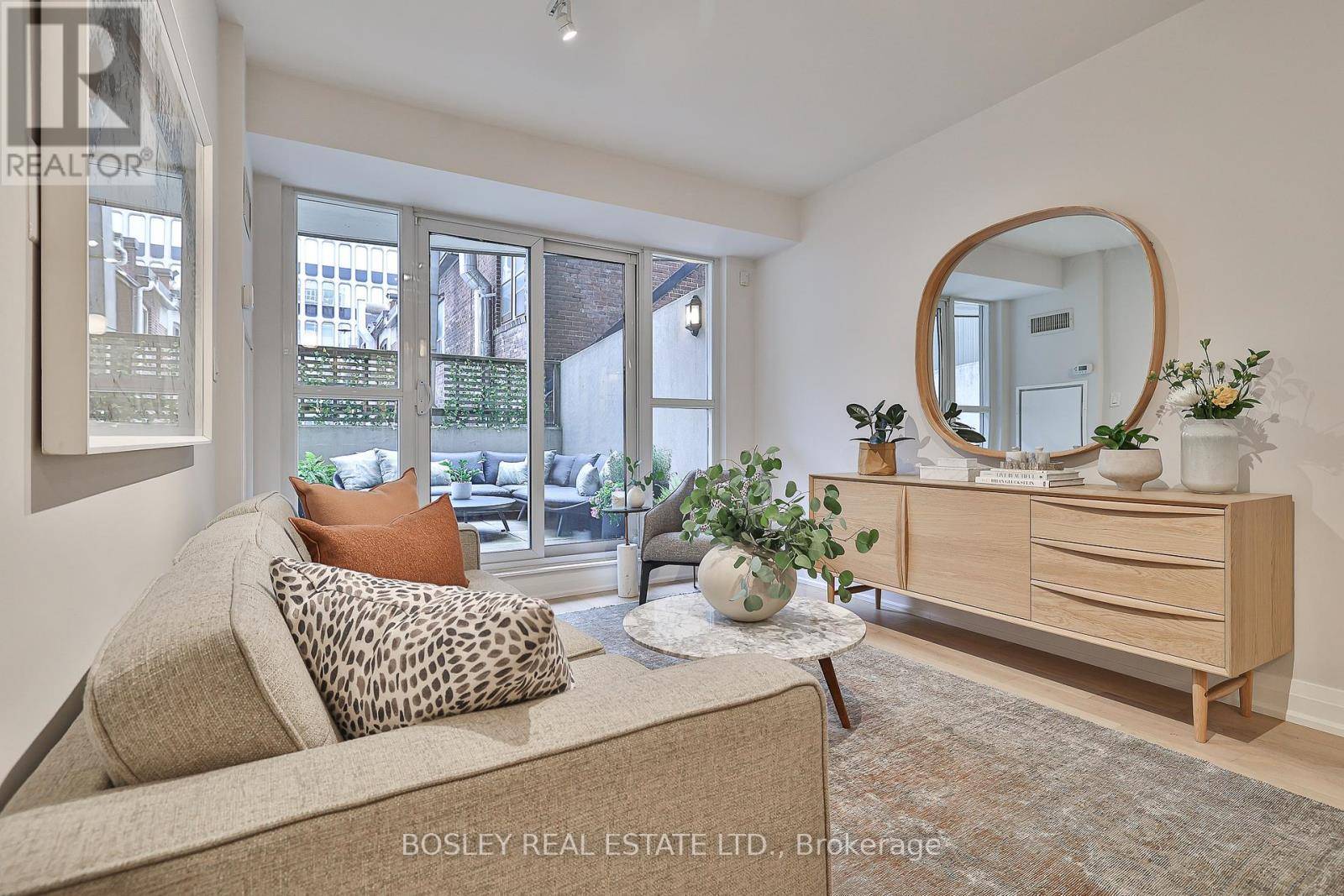 Toronto (yonge-st. Clair), ON M5B2M6,1430 Yonge ST #201