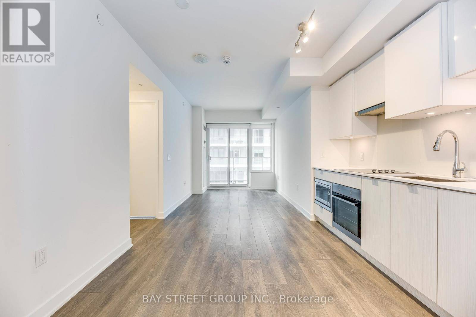 Toronto (mount Pleasant West), ON M4P0E3,99 Broadway AVE #707