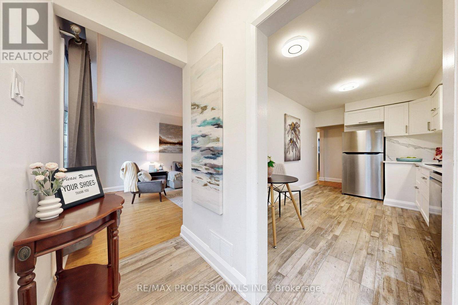 Toronto (parkwoods-donalda), ON M3A2C4,20 SLIDELL CRESCENT