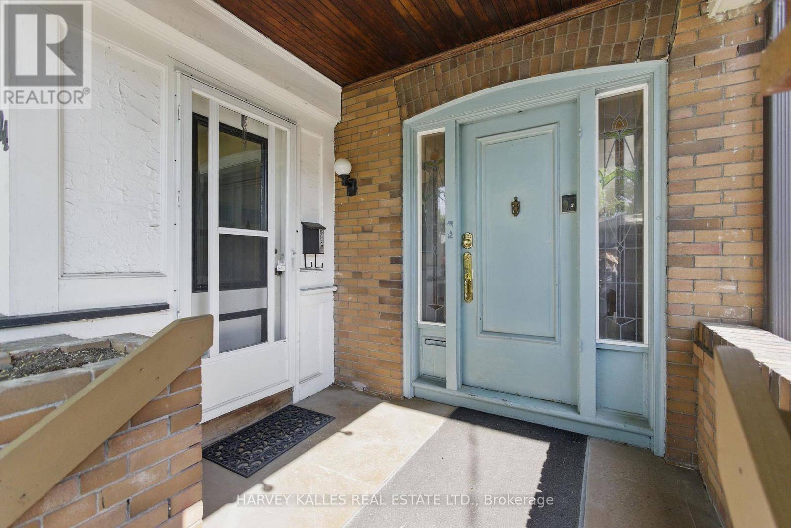 Toronto (lawrence Park North), ON M5M3G5,24 YONGE BOULEVARD