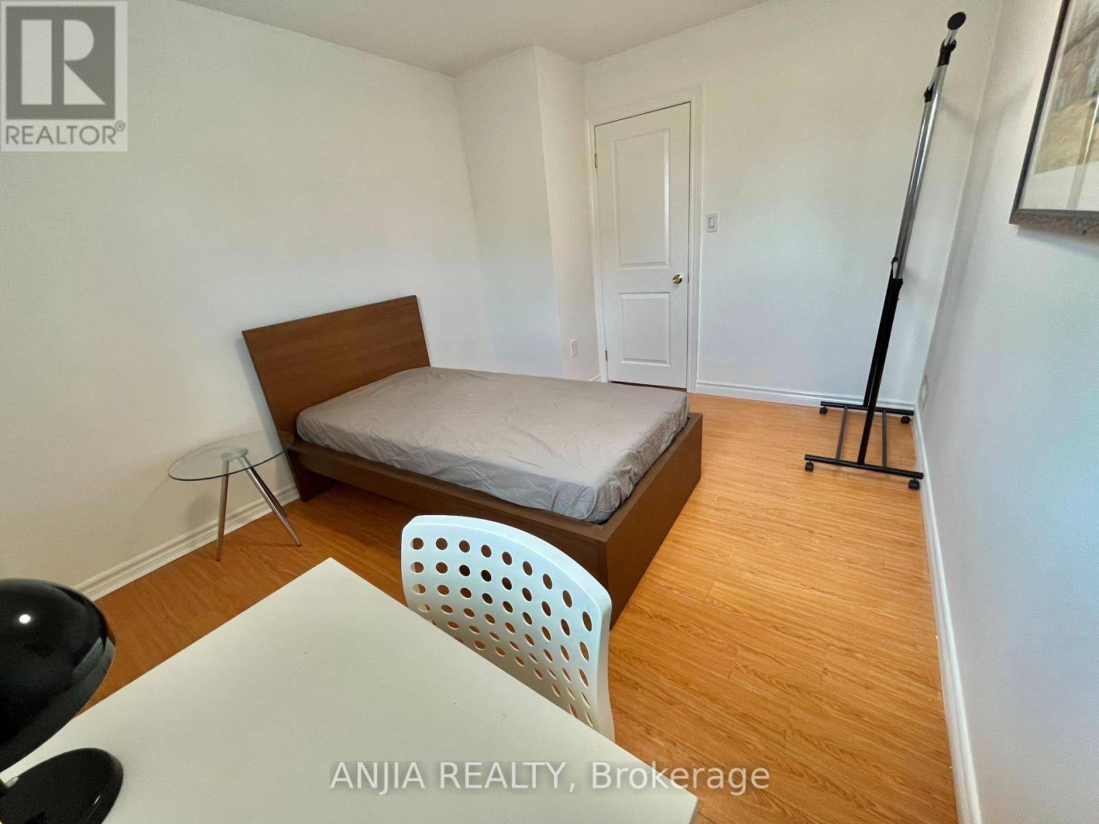 Toronto (newtonbrook West), ON M2R2N3,256 Homewood AVE #unit 3