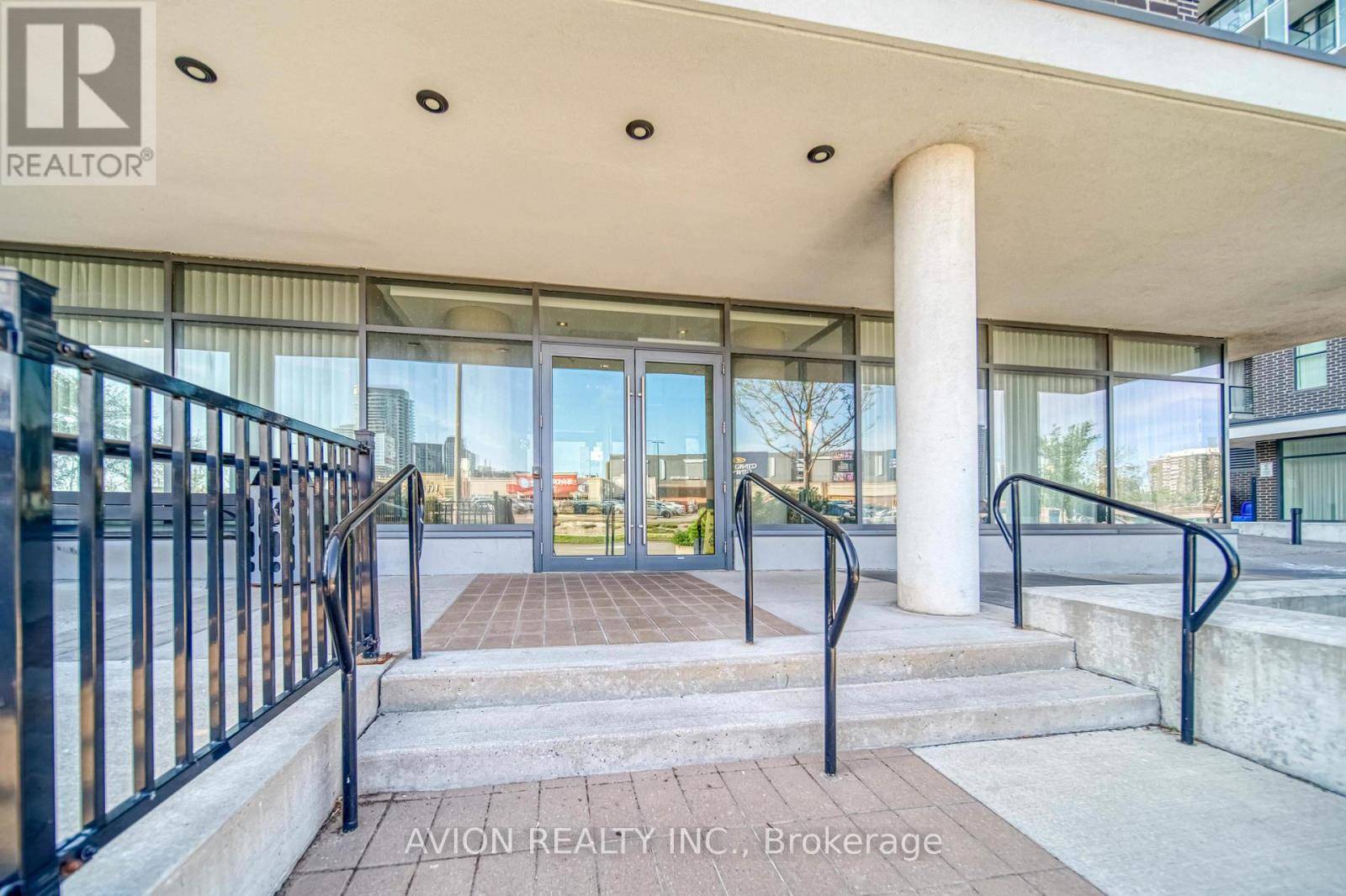 Toronto (don Valley Village), ON M2J0E8,128 Fairview Mall DR #705