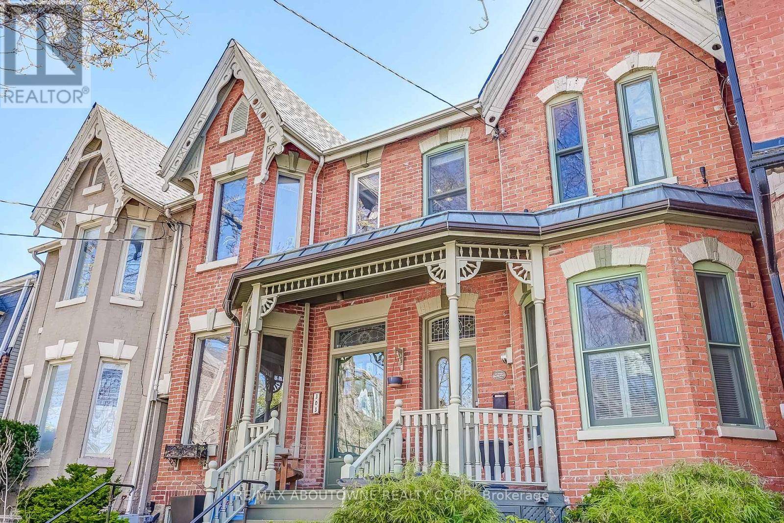 Toronto (cabbagetown-south St. James Town), ON M5A3K4,301 SUMACH STREET