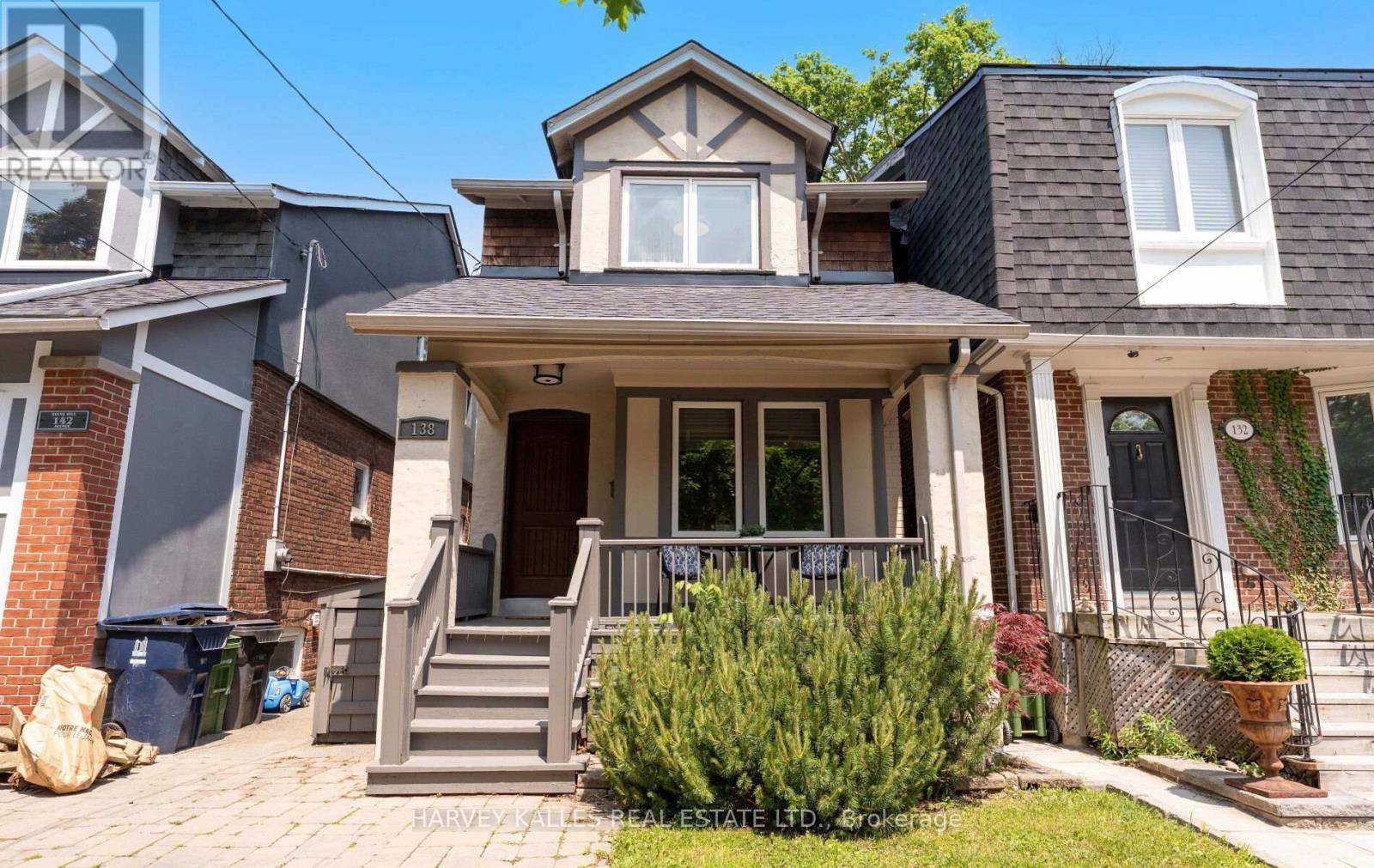 Toronto (lawrence Park South), ON M4R1H9,138 BRIAR HILL AVENUE