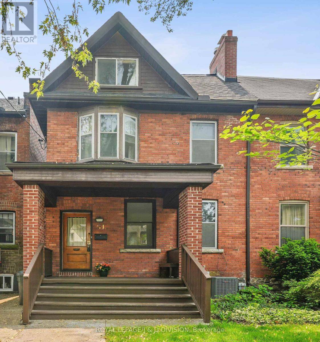 Toronto (annex), ON M5R1T7,51 CHICORA AVENUE