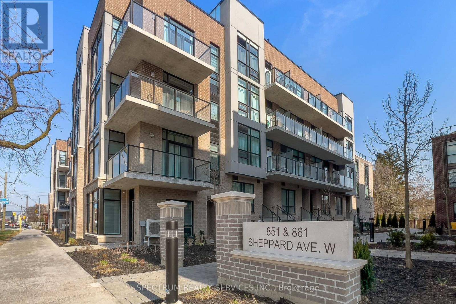 Toronto (clanton Park), ON M3H0G2,851 SHEPPARD AVE West #4