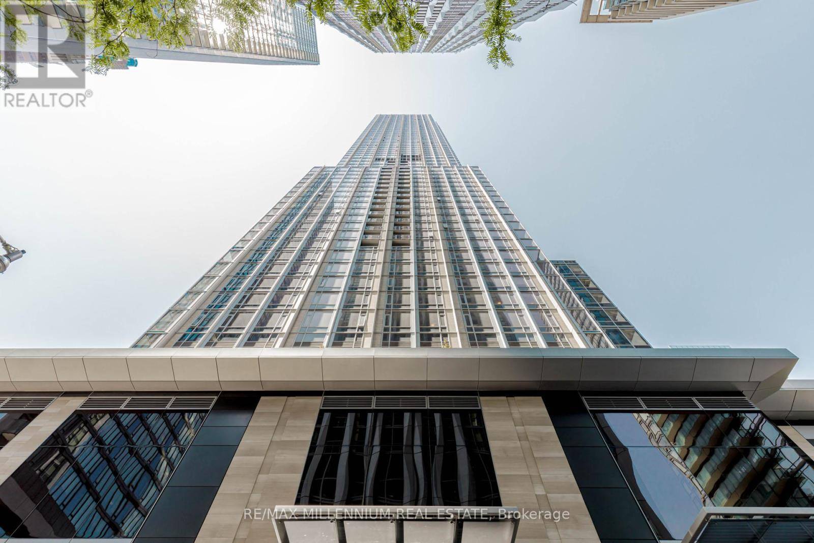 Toronto (annex), ON M4W0B7,11 Yorkville AVE #4103