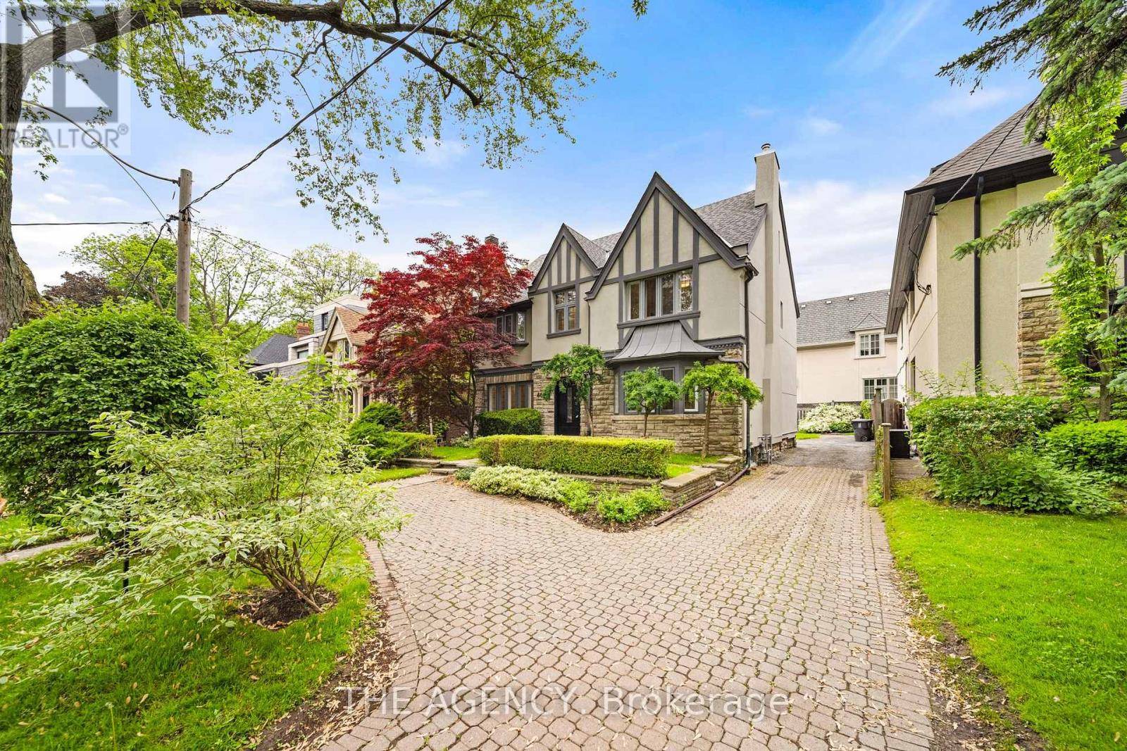 Toronto (forest Hill South), ON M5P1X1,44 ELDERWOOD DRIVE