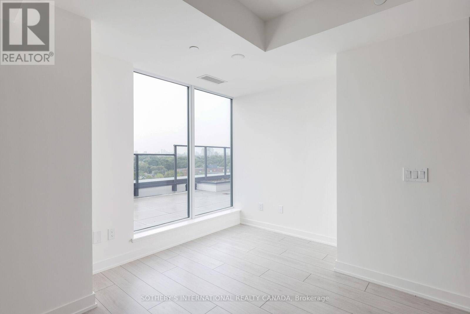 Toronto (trinity-bellwoods), ON M6J1X4,5 Lakeview AVE #708
