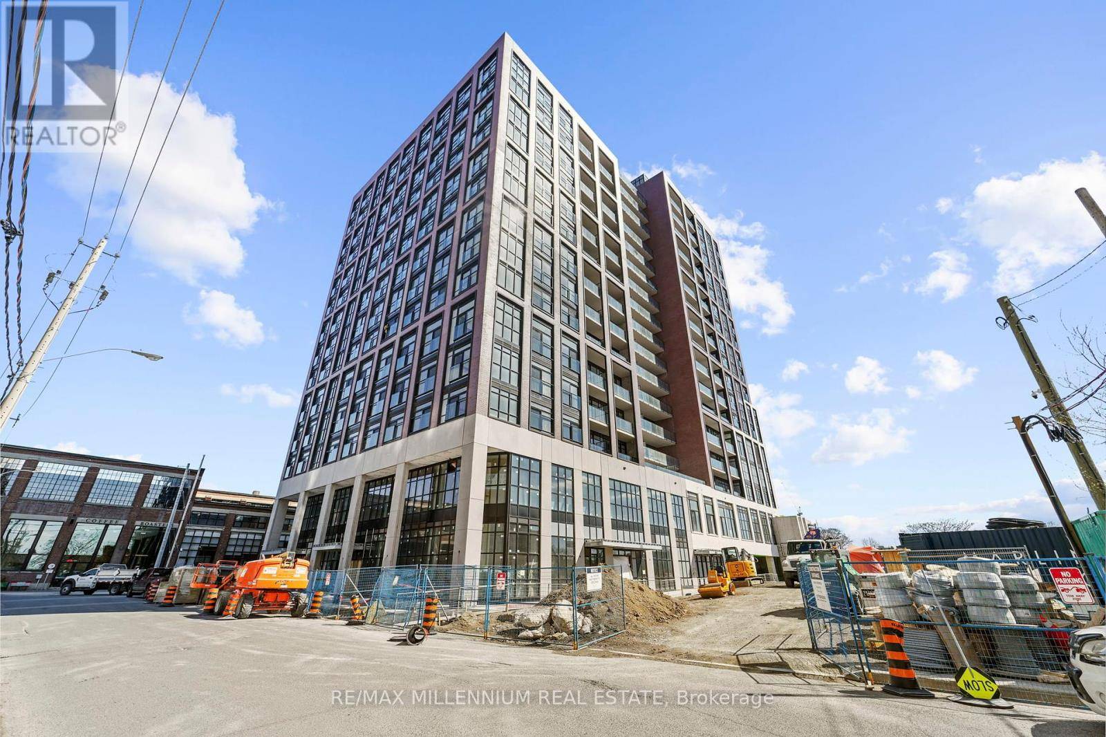 Toronto (dufferin Grove), ON M6R2B2,181 Sterling RD #314