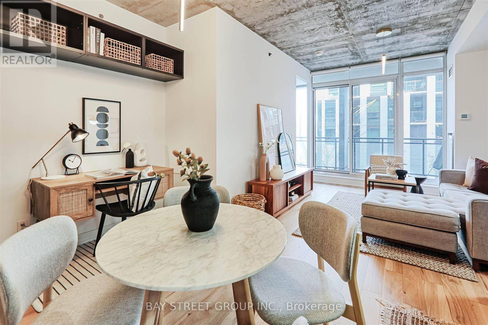 Toronto (little Portugal), ON M6J0E5,20 Minowan Miikan LN #218