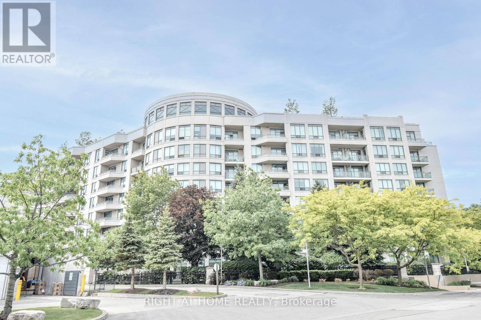 Toronto (banbury-don Mills), ON M3B3S5,205 The Donway West #702