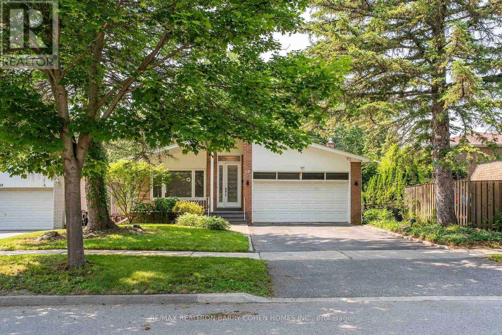 Toronto (bayview Woods-steeles), ON M2H1G3,20 BRUCE FARM DRIVE