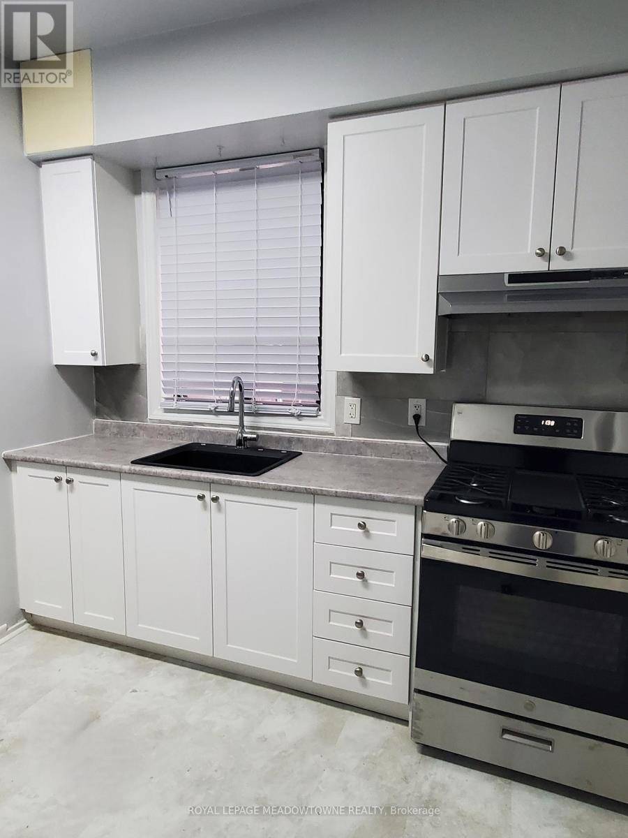 Toronto (little Portugal), ON M6K2B6,723 Dufferin ST #1