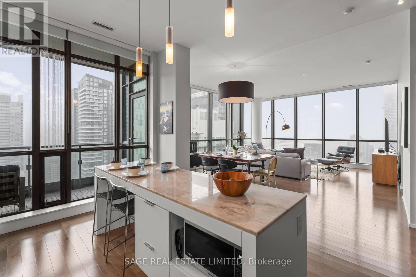 Toronto (waterfront Communities), ON M5V0K4,8 Charlotte ST #3505
