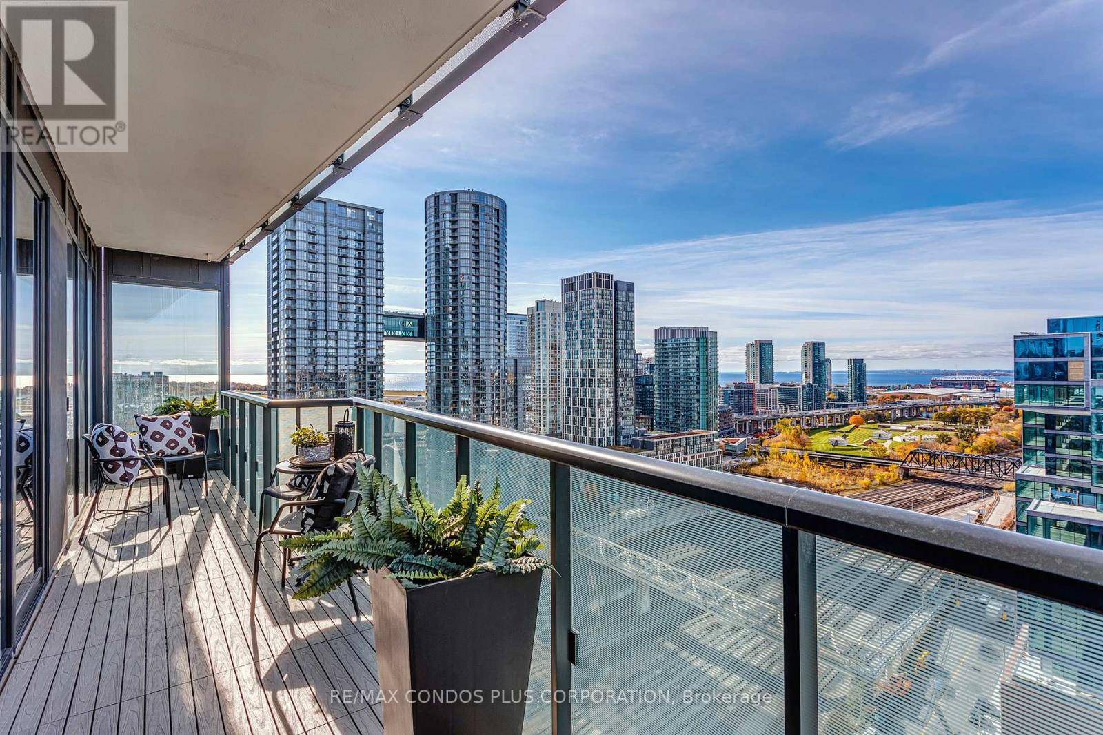 Toronto (waterfront Communities), ON M5V0V5,480 Front ST West #1715