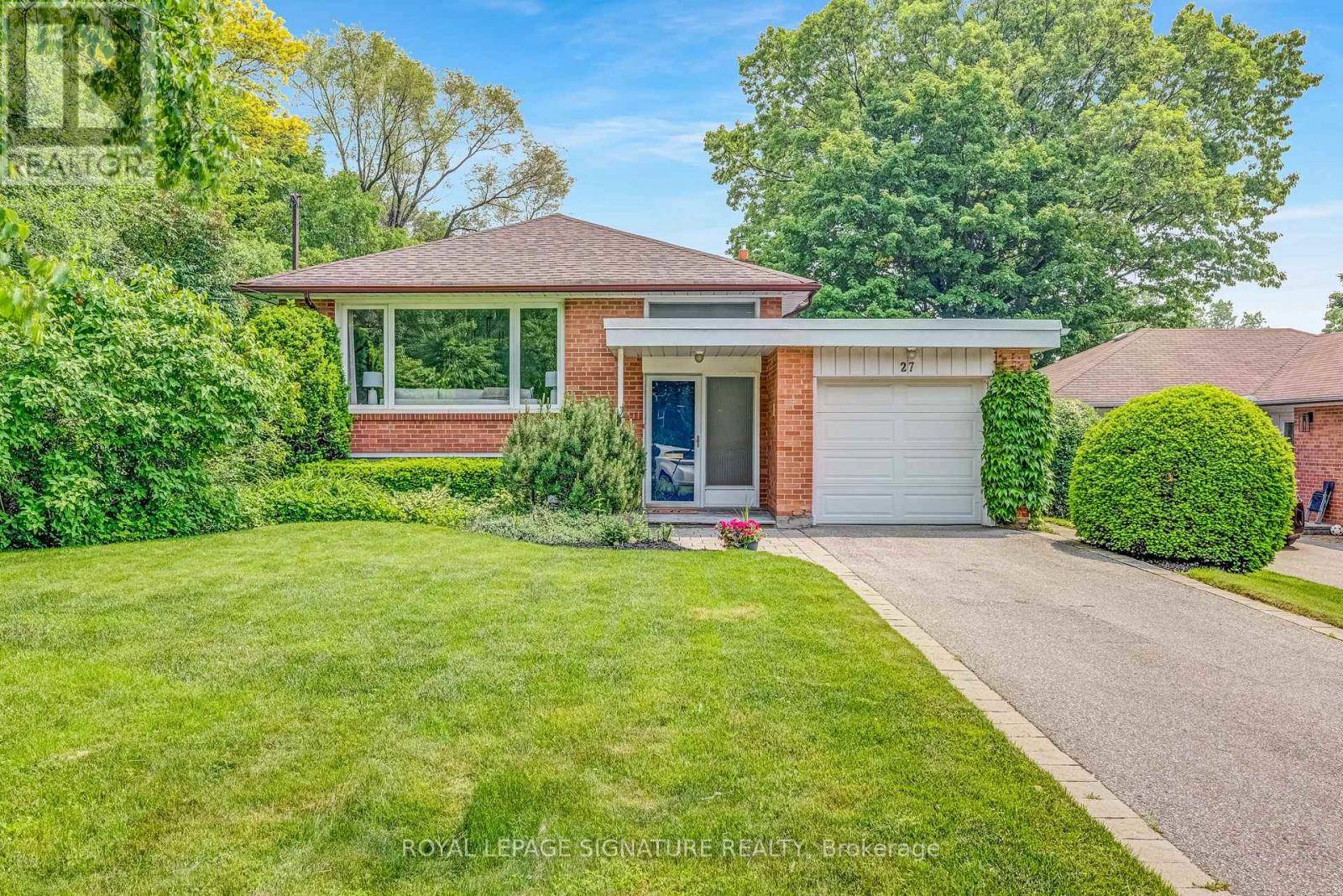 Toronto (parkwoods-donalda), ON M3A3K2,27 FENELON DRIVE
