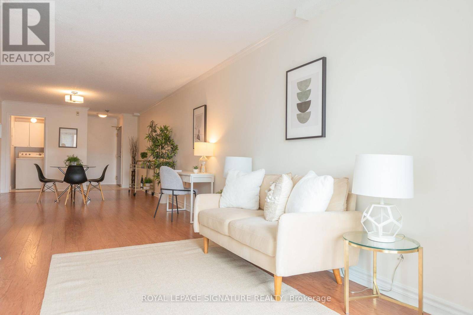 Toronto (leaside), ON M4G4G4,356 McRae DR #206