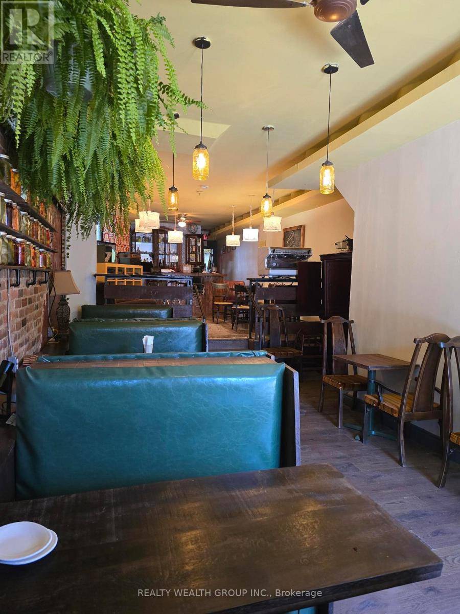 Toronto (little Portugal), ON M6H1B6,1144 COLLEGE STREET