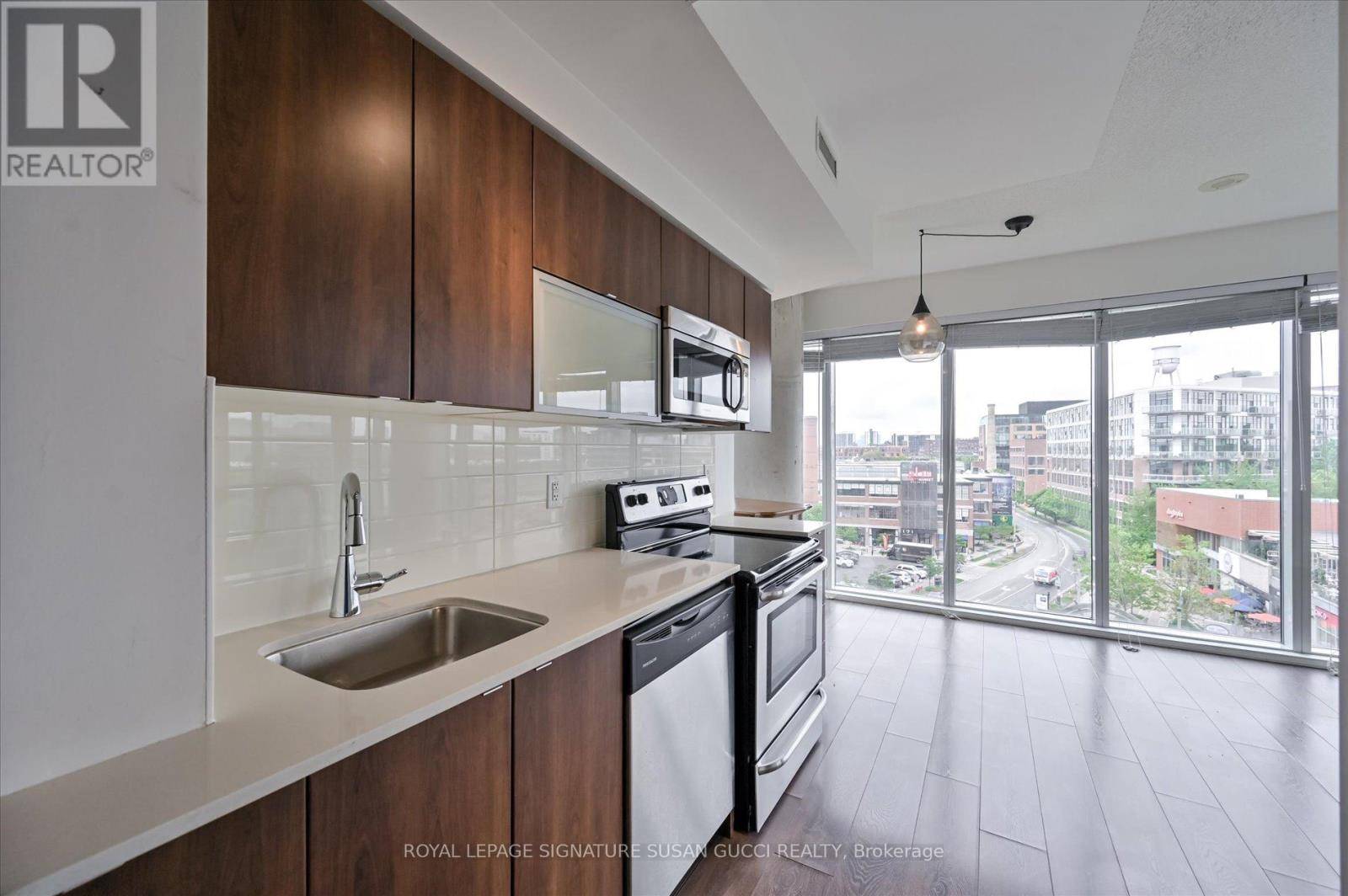 Toronto (niagara), ON M6K3R5,150 East Liberty ST #615