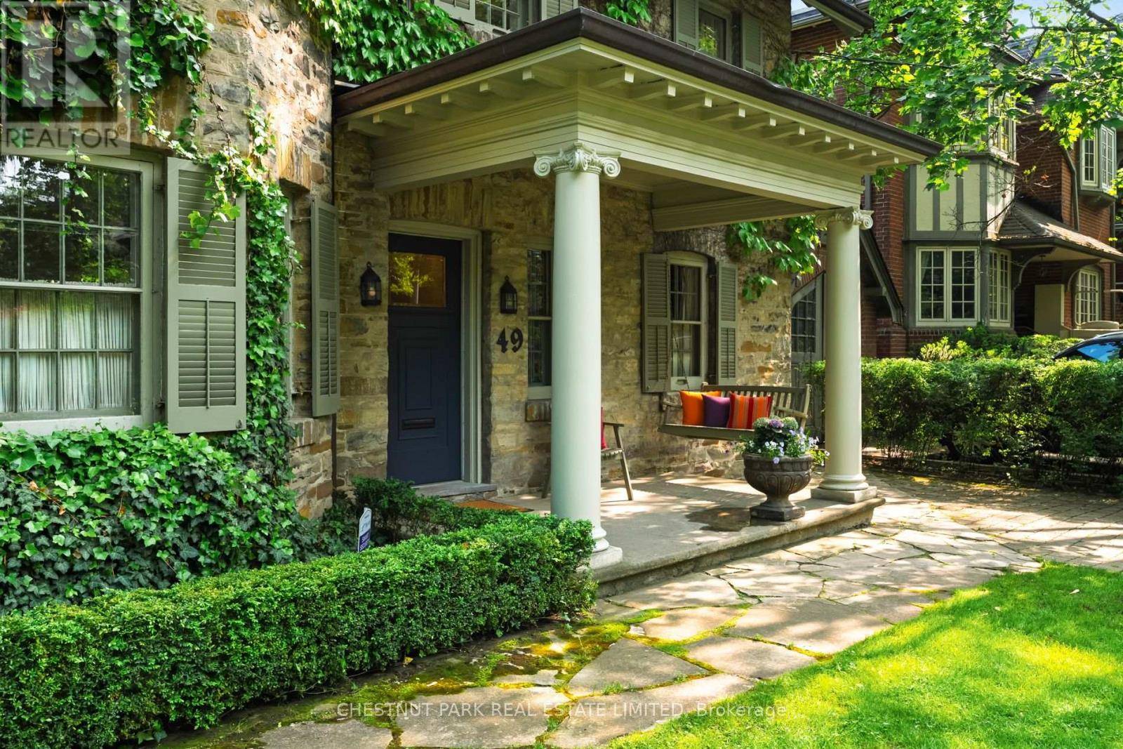 Toronto (rosedale-moore Park), ON M4W1V5,49 ROXBOROUGH STREET E