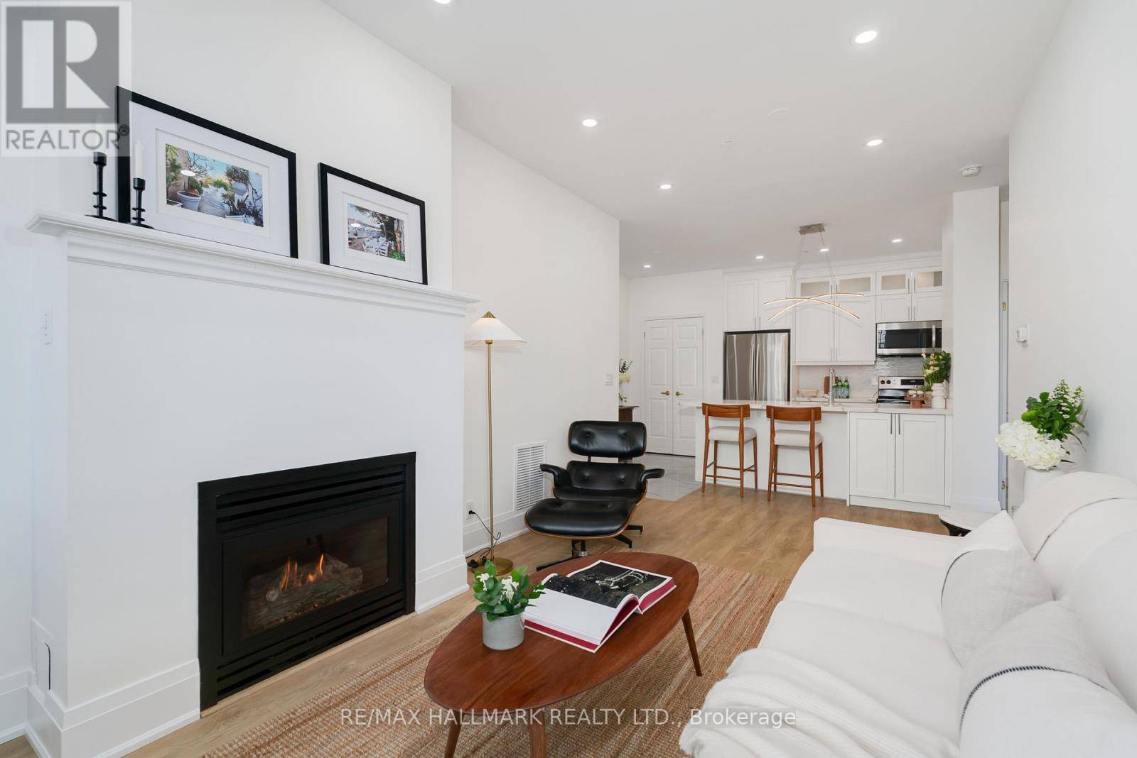 Toronto (annex), ON M4W3V8,980 Yonge ST #706