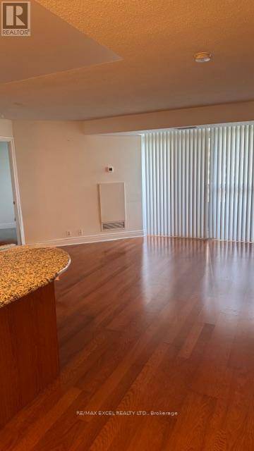 Toronto (willowdale East), ON M2N7E3,80 Harrison Garden BLVD #819