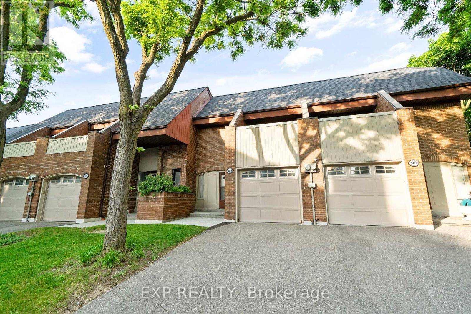 Toronto (willowdale East), ON M2N5W8,108 FLAMING ROSE WAY